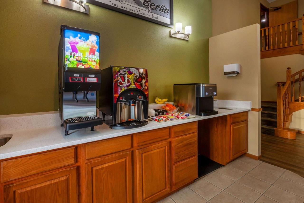 فندق Super 8 By Wyndham Berlin Wi المظهر الخارجي الصورة